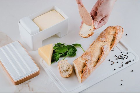 INTELIGENTNA MASELNICZKA WODNA Z NOŻYKIEM BIAŁA PRACTIC INTELIGENTNA MASELNICZKA WODNA Z NOŻYKIEM BIAŁA PRACTIC