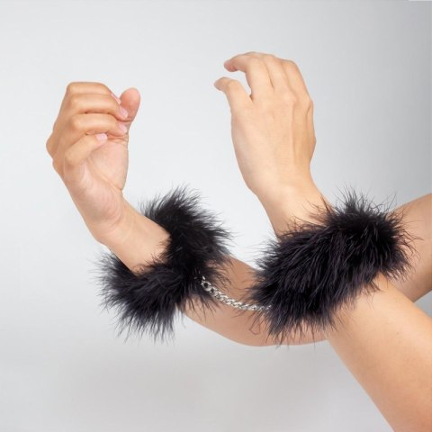 BLACK MARABOU HANDCUFFS Boss of toys BLACK MARABOU HANDCUFFS Boss of toys