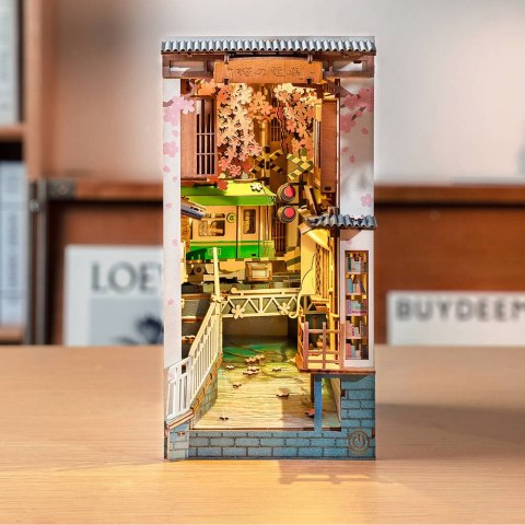 ROBOTIME Składany Drewniany Model LED - Book Nook Sakura Densya Robotime