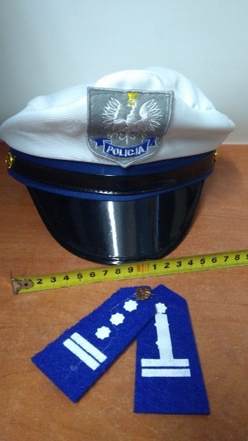 Czapka POLICJANTA + PAGONY Czapka POLICJANTA + PAGONY