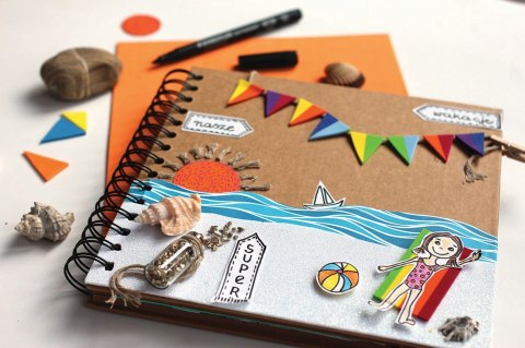 Album na spirali 30x30cm 30 ark brązowe eco 180g/m2 Album na spirali 30x30cm 30 ark brązowe eco 180g/m2