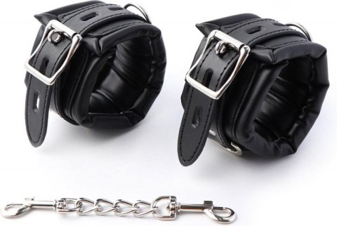 Fetish Fever - Cuffs with chain - Black Boss of toys Fetish Fever - Cuffs with chain - Black Boss of toys