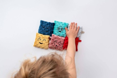 EMOCJE WORECZKI SENSORYCZNE ZESTAW 6 SZTUK KOLOROWE WORECZKI Z MINKAMI HENCZ TOYS (MOM'S CARE)