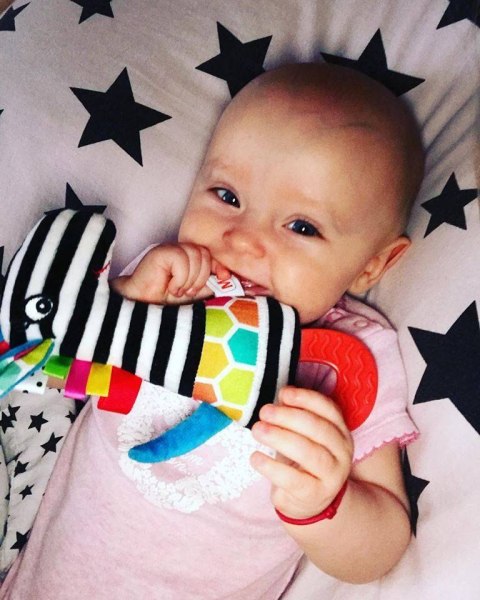 TYMEK PISZCZEK Z GRYZAKIEM ZEBRA ZABAWKA SENSORYCZNA MIĘKKA PISZCZAŁKA HENCZ TOYS (MOM'S CARE) TYMEK PISZCZEK Z GRYZAKIEM ZEBRA ZABAWKA SENSORYCZNA MIĘKKA PISZCZAŁKA HENCZ TOYS (MOM'S CARE)